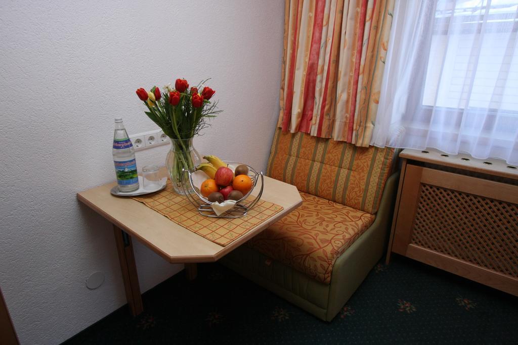 Alphotel Garni Salner イシュグル エクステリア 写真